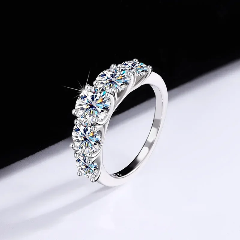 Moissanite Engagement Ring 1 Carat - Роскошное обручальное кольцо из белого золота