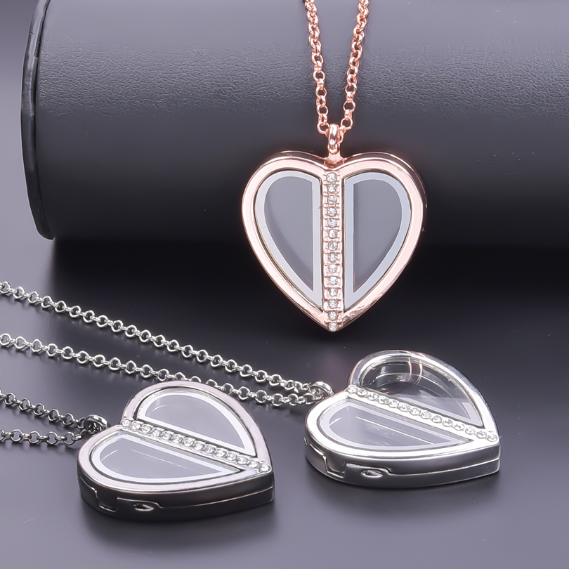Heart Locket Necklace Photo - Магнитное ожерелье-медальон в форме сердца для