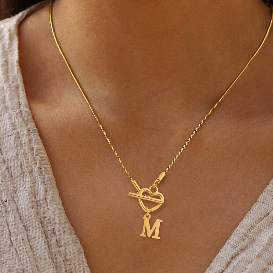Initial Letter Necklace 18K Gold - Модное ожерелье с подвеской в виде
