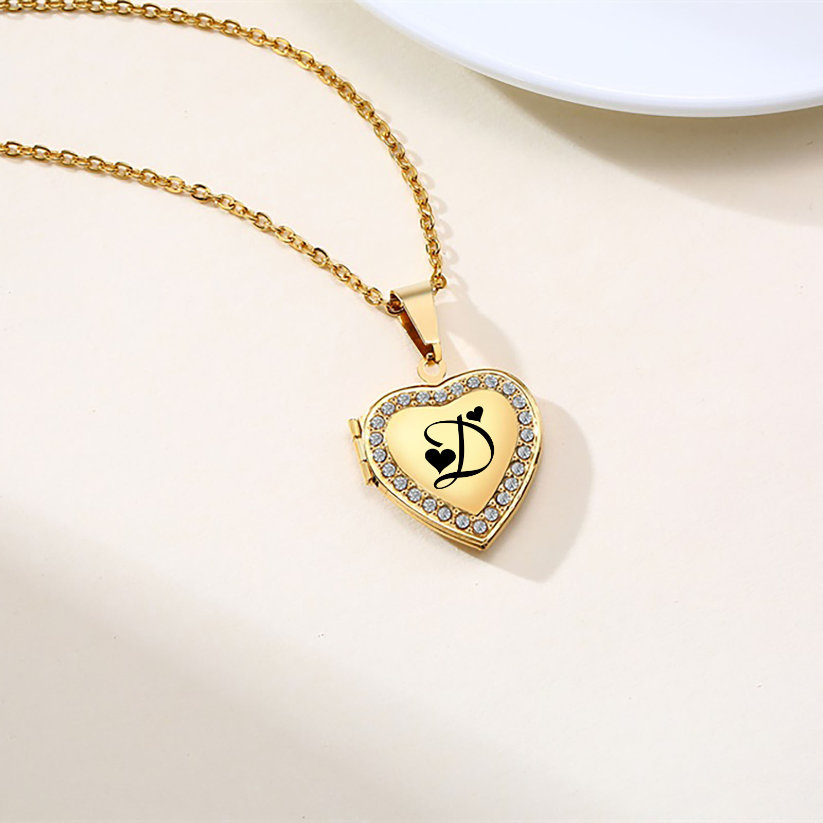 Бесплатная гравировка инициало – обзор и цена Heart Locket Necklace Photo