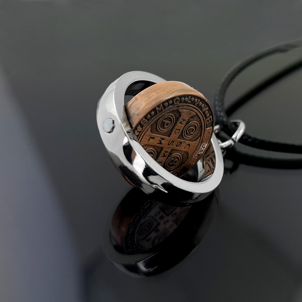 Новое ожерелье с медалью Свято – обзор и цена Necklaces