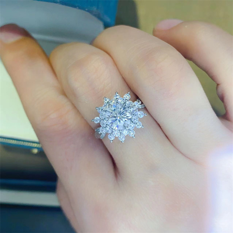 Роскошное кольцо из белого зол – обзор и цена Moissanite Engagement Ring 1 Carat