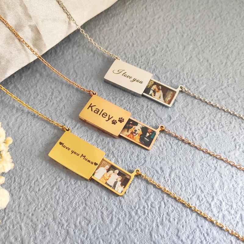 Персонализированное ожерелье-м – обзор и цена Heart Locket Necklace Photo