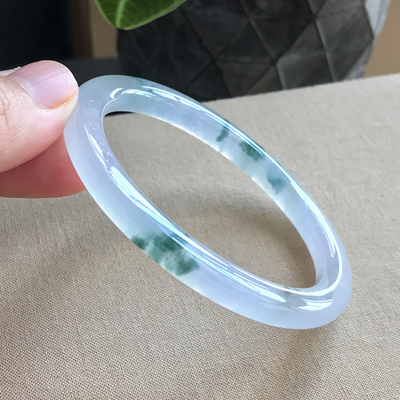 Браслет из старинного нефрита, – обзор и цена Rings