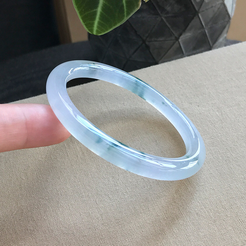 Браслет из старинного нефрита, – обзор и цена Rings