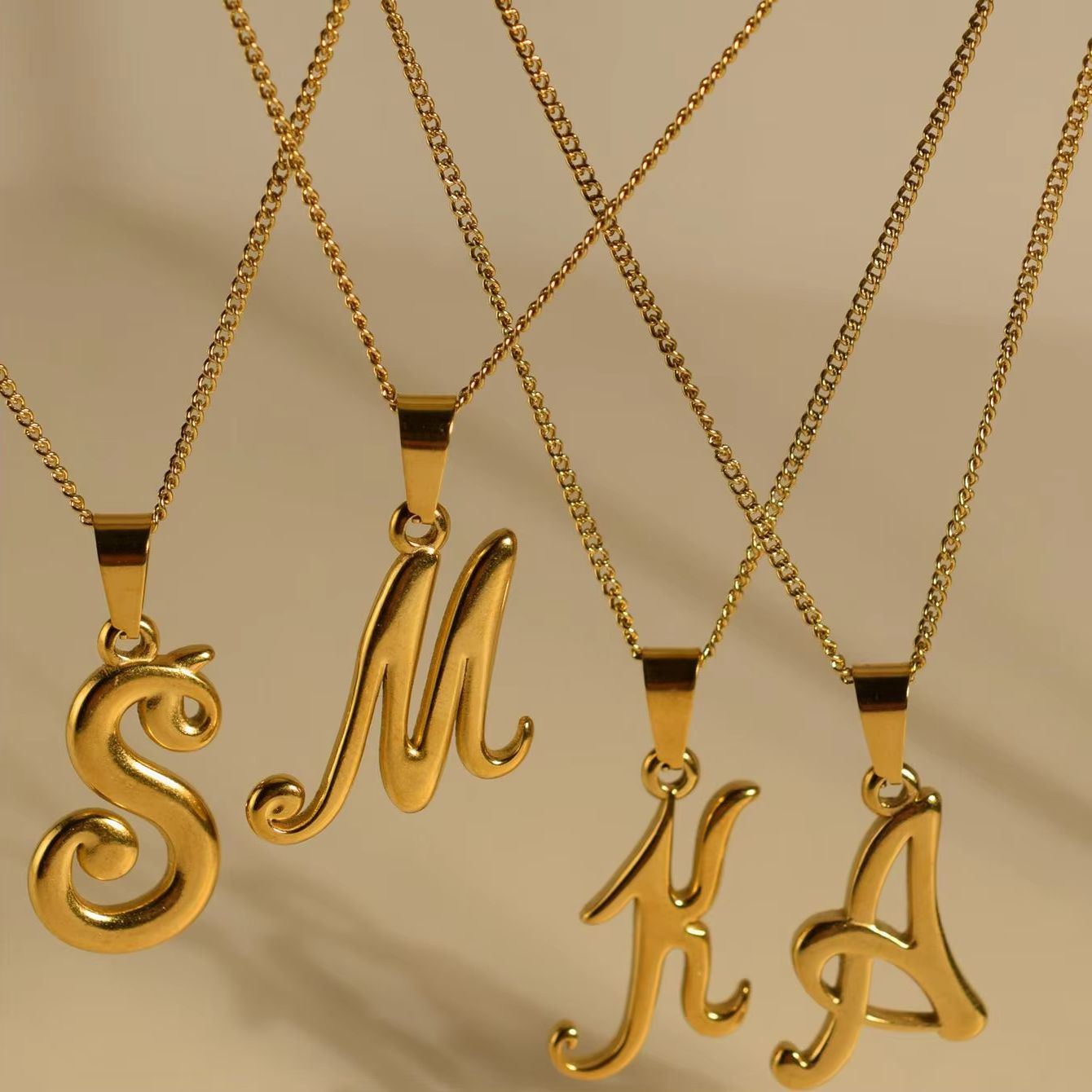 Винтажный кулон с алфавитом из – обзор и цена Initial Letter Necklace 18K Gold